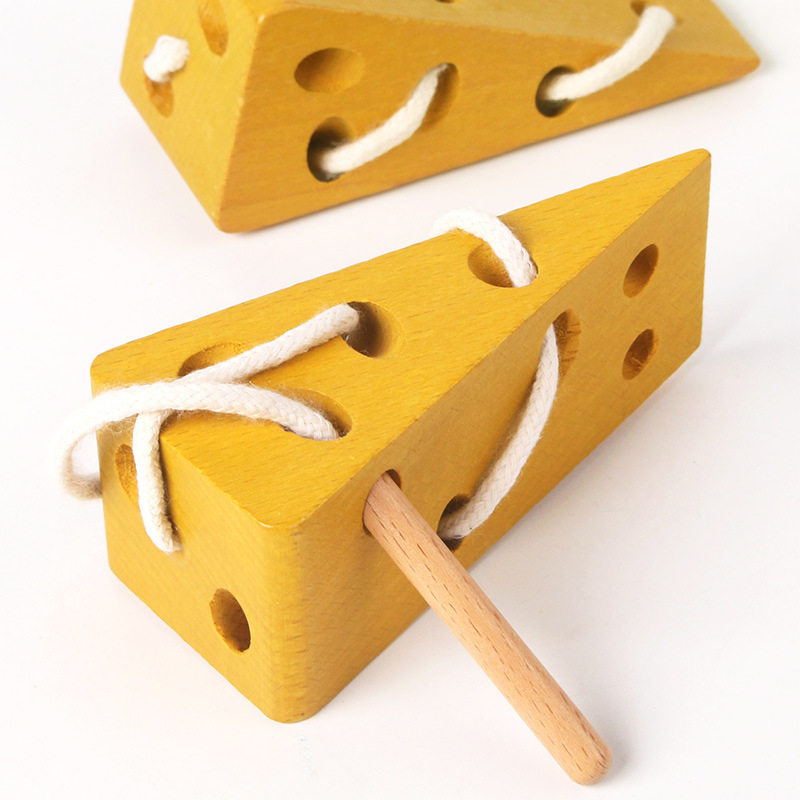 👶 Montessori-inspired threading toy for early childhood education ...