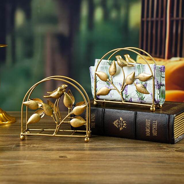 Light Luxury Metal Tissue Holder for Home Use, Creative Leaf-Shaped Tissue Holder, High-End Napkin Holder for Hotels, Guesthouses, and Restaurants