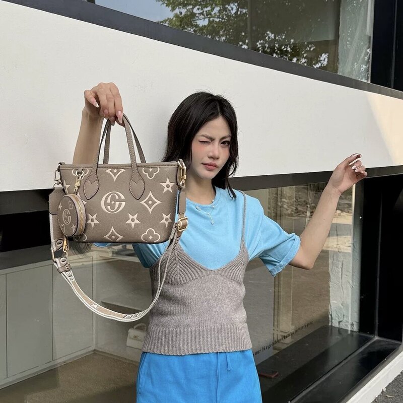 Hong Kong Purchase of Lv Q Original Brand Monogram Handbag, Shoulder Bag, Crossbody Bag, Briefcase, Versatile, High-End, Light Luxury Hong Kong Purchase of Lv Q Original Brand Monogram Handbag, Shoulder Bag, Crossbody Bag, Briefcase, Versatile, High-End, Light Luxury