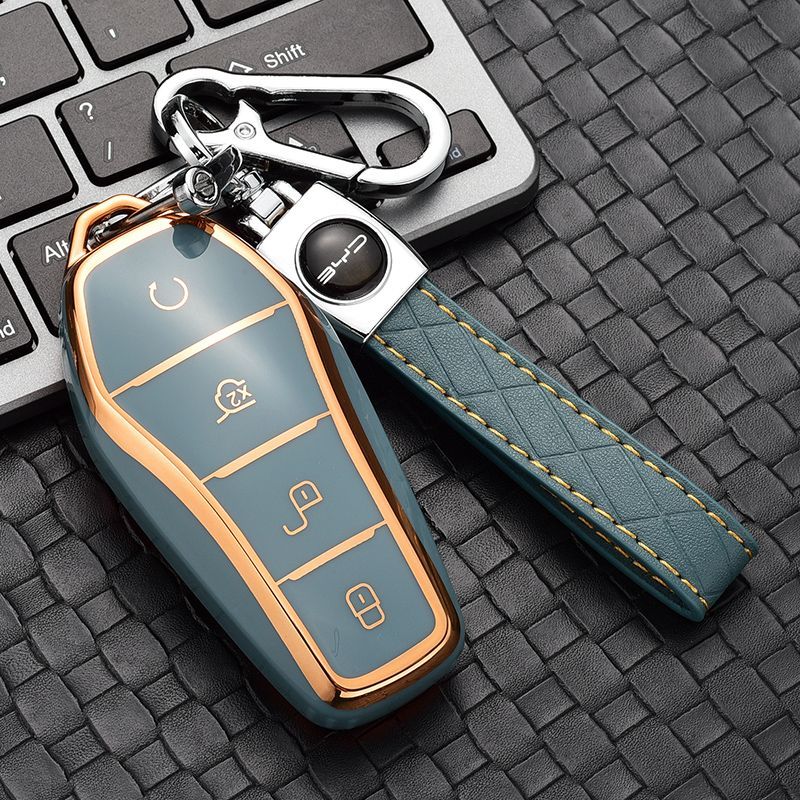 多功能户外装备：战术钥匙包与便携数码配件的跨界融合