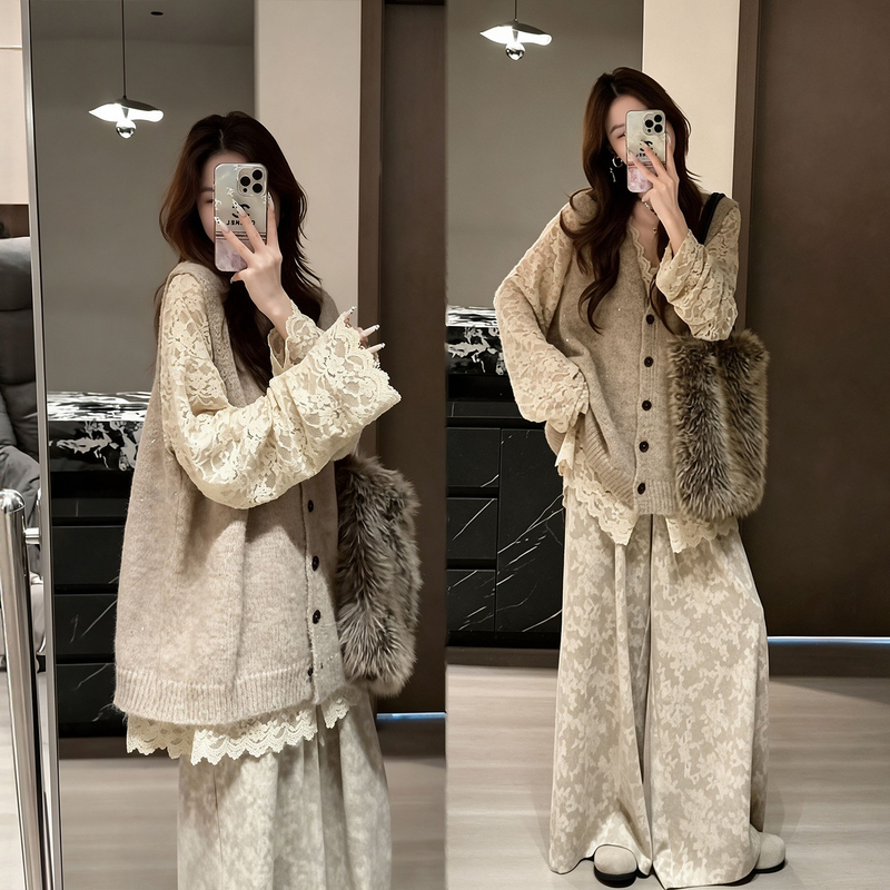 2026 Autumn New Korean Style High-End Knitted Vest Lace Shirt Top Wide-Leg Pants Unique Temperament Suit