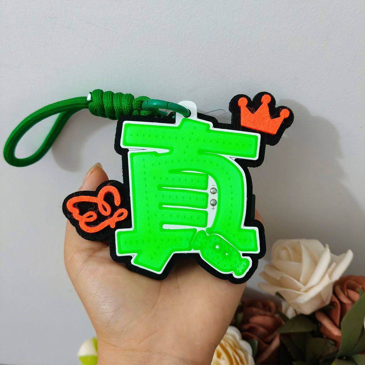 張真源燈牌時代少年團演唱會發光應援新款COB胸牌超亮小掛件