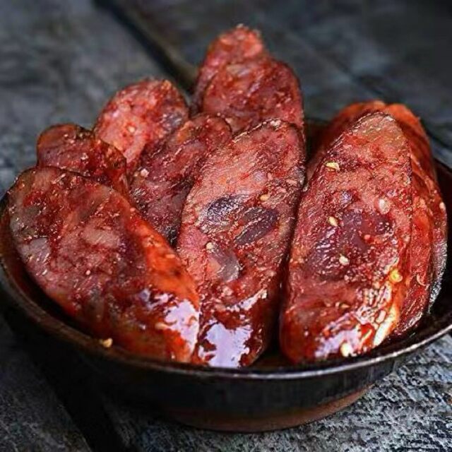 Sichuan Handmade Sausage with Spicy Five-Spice Guangdong Flavor, a Traditional Gift for the New Year