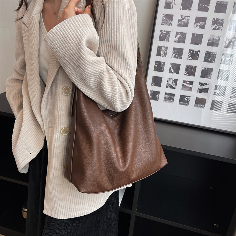 Mud Color Soft Large Capacity Tote Bag Crossbody Bag 2025 New Trendy Fashion Versatile Maillard Shoulder Bag Large Bag
