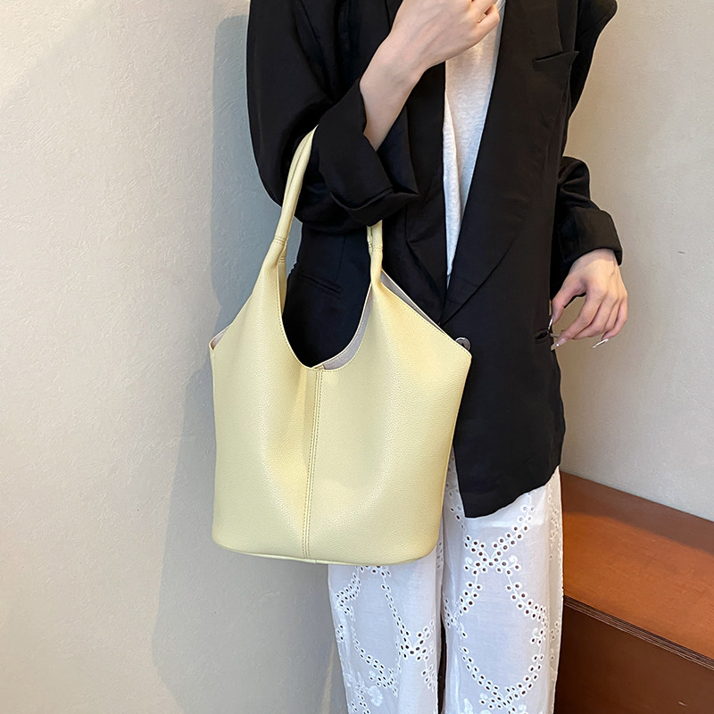 Hand-Held Vegetable Basket Bag for Women, 2025 New Trendy Korean Niche Tote Bag, Large Capacity Commuter Bag, Underarm Bag