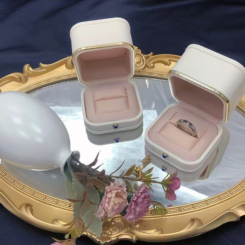 Fort SHI Dragon Proposal Ring Box High-end Diamond Ring Box Oil-sprayed Gold Frame Hidden Buckle Jewelry Packaging Box