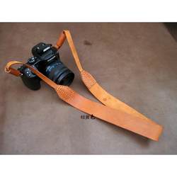 무료 배송, 수제 헤드 레이어 Cowhide Retro SLR 카메라 진정한 가죽 카메라 스트랩 순수한 가죽 갈색 노란색 프레스 프리 문자