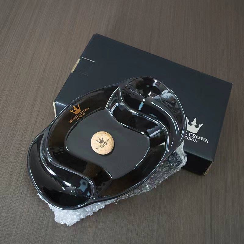 Brand New British Crown Ceramic Bone China Multifunctional Ashtray for Home Use, Creative High-End Double Pipe Holder Brand New British Crown Ceramic Bone China Multifunctional Ashtray for Home Use, Creative High-End Double Pipe Holder