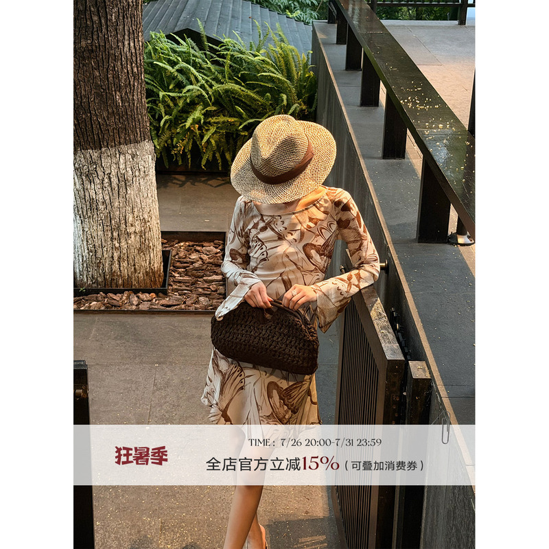 Liu Xiongxiong Mcmax【Lifei Island】Flared Sleeve Printed Mulberry Silk Dress Unique and Beautiful Waist-Cinching Dress