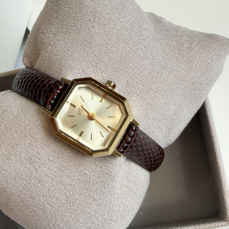 Ete Retro Octagonal Small Square Watch for Women, Leather Strap, Light Luxury Niche Watch, Simple and Elegant, Everyday Versatile Quartz Watch Ete Retro Octagonal Small Square Watch for Women, Leather Strap, Light Luxury Niche Watch, Simple and Elegant, Everyday Versatile Quartz Watch