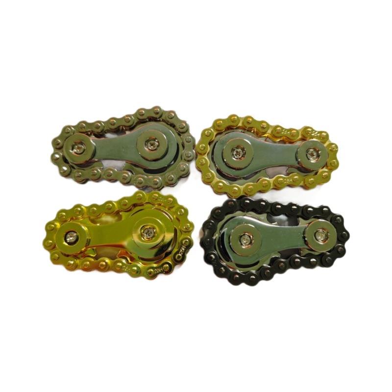 缤纷夜色下，童趣与时尚交织的梦幻车轮