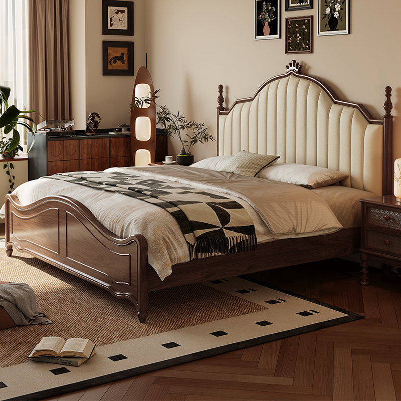 Medieval-Style French Solid Wood Upholstered Bed 180X200 1.8m Double Bed for Home Use in the Master Bedroom 2m X 2m Medieval-Style French Solid Wood Upholstered Bed 180X200 1.8m Double Bed for Home Use in the Master Bedroom 2m X 2m