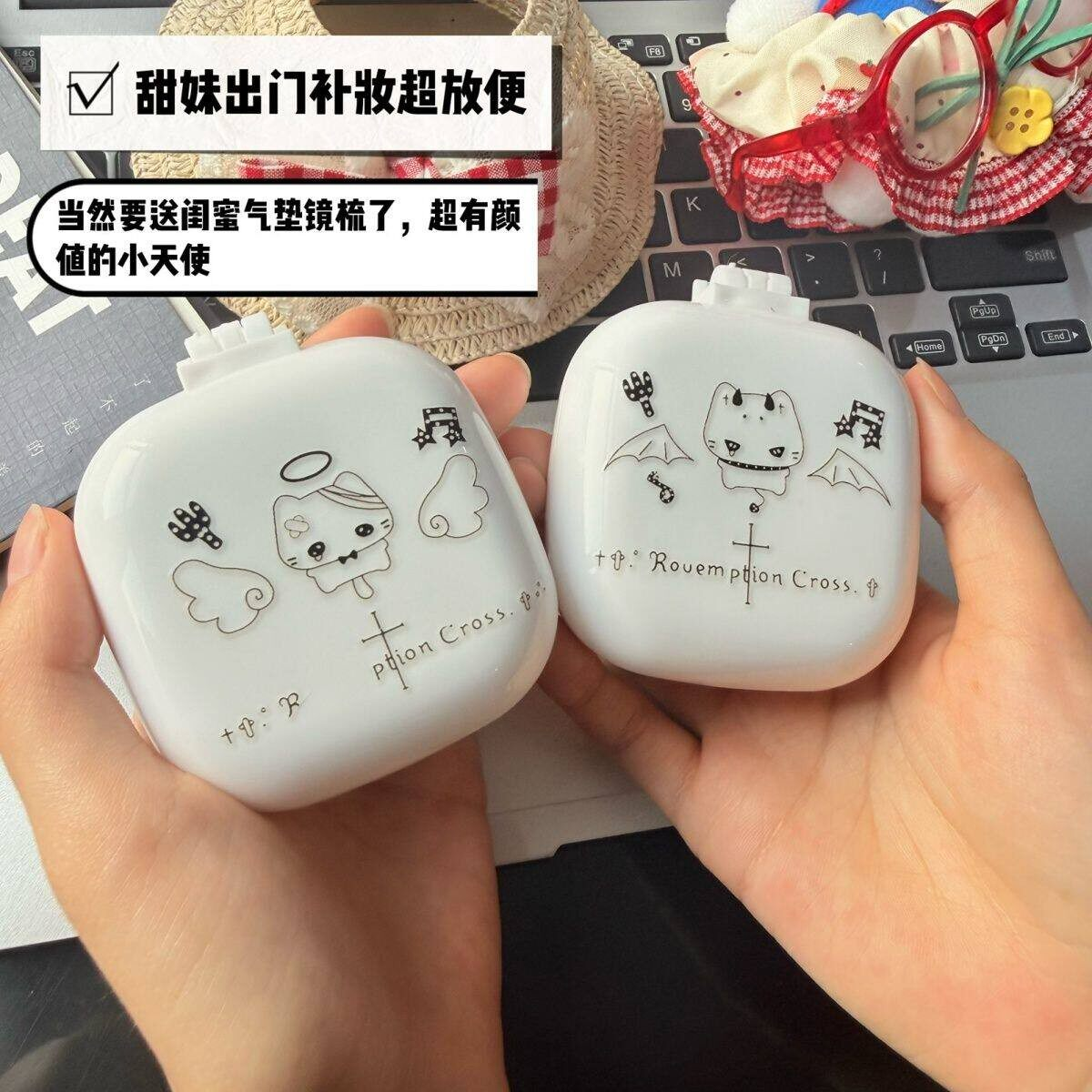 学生向けの新しいリトルエンジェル携帯用折りたたみ式マッサージコーム（ミラー付き）。コンパクトで持ち運びやすく、どこへでも持ち運べます。