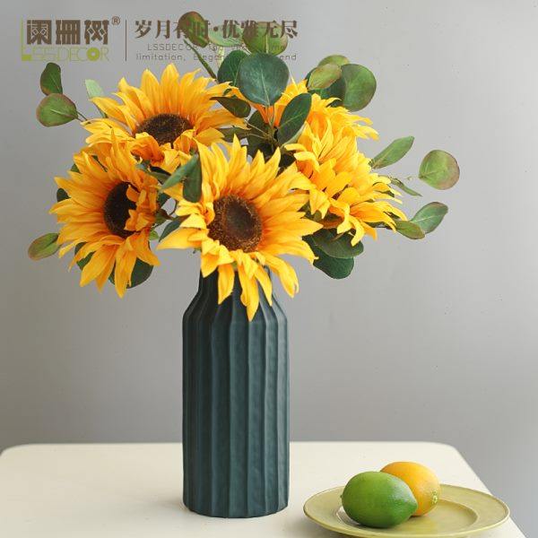 Light luxury Nordic Morandi ceramic vase ornaments Internet celebrity dining table creative living room simple flower arrangement dry flower decoration