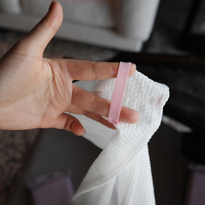 Disposable Hair Drying Cap with Buttons, Thickened, Absorbent, Quick-Drying Towel, Great for Travel, Hotel Stays, and Hair Care