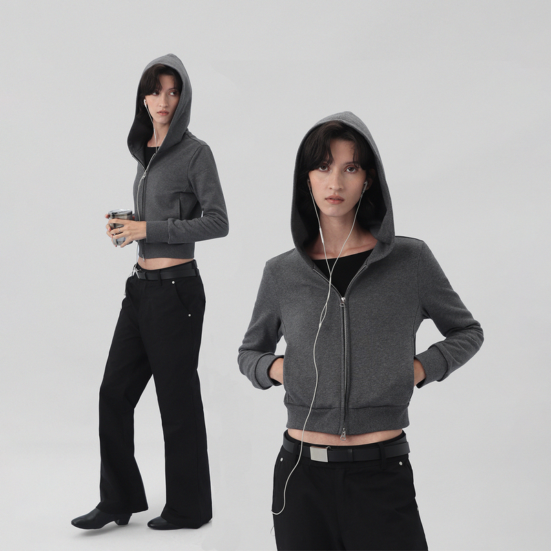 Noesthomo |   Slim-Fit Short Hooded Sweatshirt