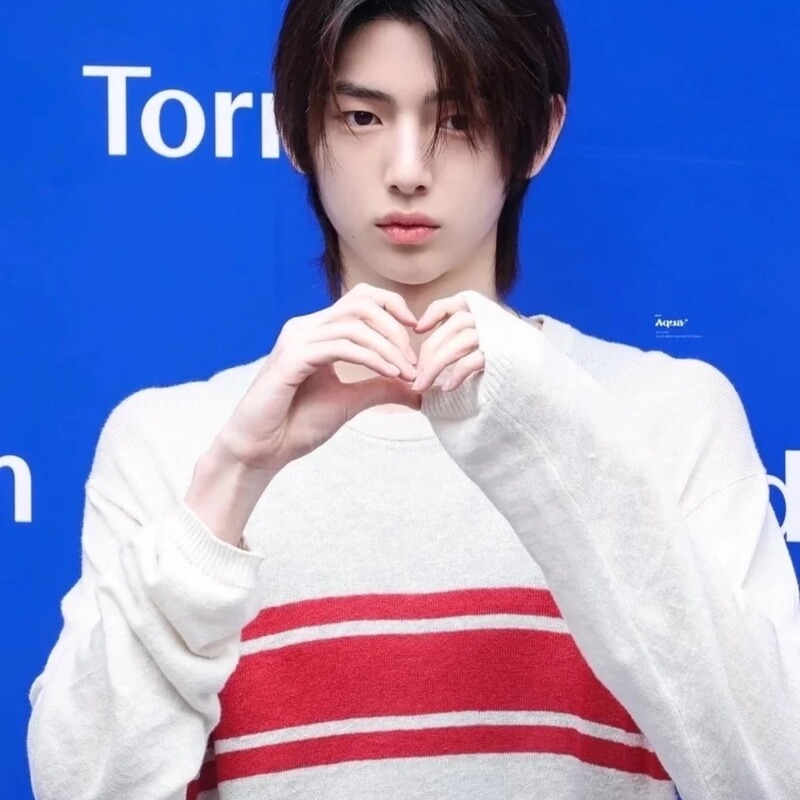 [Same Style as Jin Zhuxun] Knight's Independent Brand Stu Tius 26Ss Linen Cotton Striped Sweater