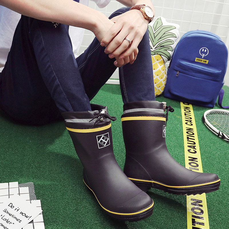 Rain boots men's plus velvet mid-tube lightweight Korean fashion rubber non-slip water shoes water boots large size 46 adult waterproof rain boots
