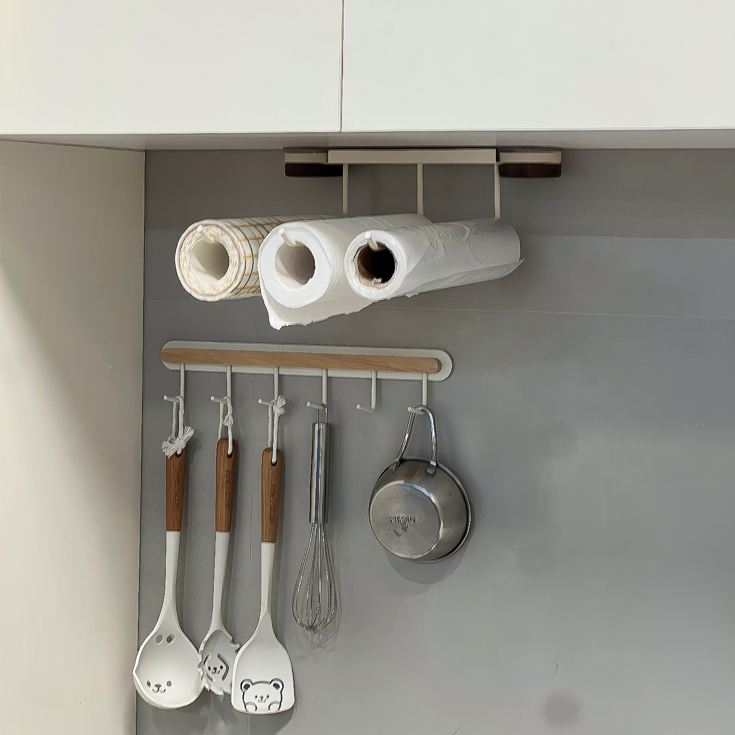 Присоска кухонная подставка для бумажных полотенец подвесная полка для пищевой пленки настенная многофункциональная полка для тряпок без сверления