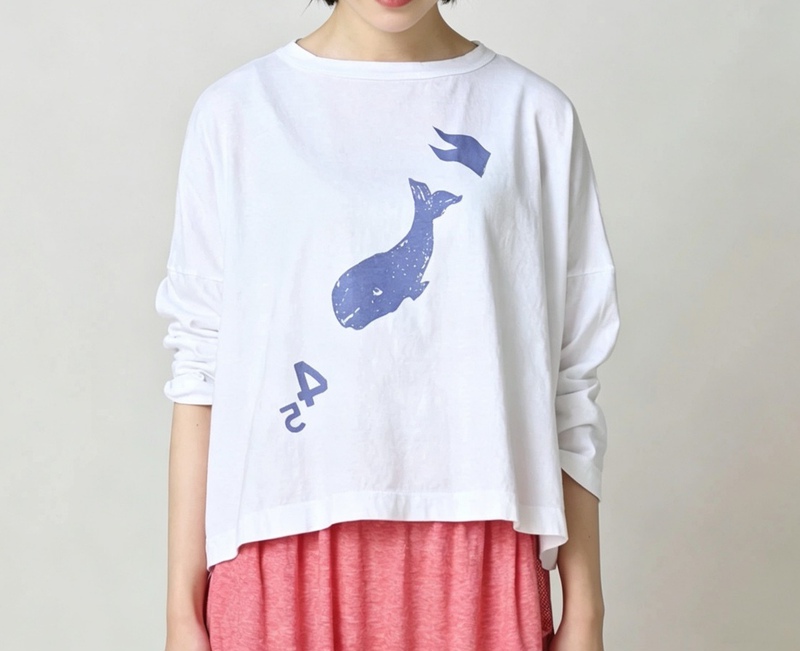 Little R Little Whale Print T-Shirt with English Letter Design, Casual and Versatile Top, New Summer 2026 Style Little R Little Whale Print T-Shirt with English Letter Design, Casual and Versatile Top, New Summer 2026 Style