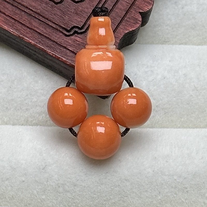 日本阿卡天然红珊瑚吊坠18K金珊瑚枝桠项链：文玩珠宝界的艺术品，你