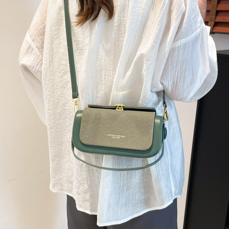 New Niche Color-Blocking Single-Shoulder Crossbody Bag with a High-End Feel, Light Luxury Retro Box Bag for Women, Suitable for Commuting, Small Square Bag, Gift
