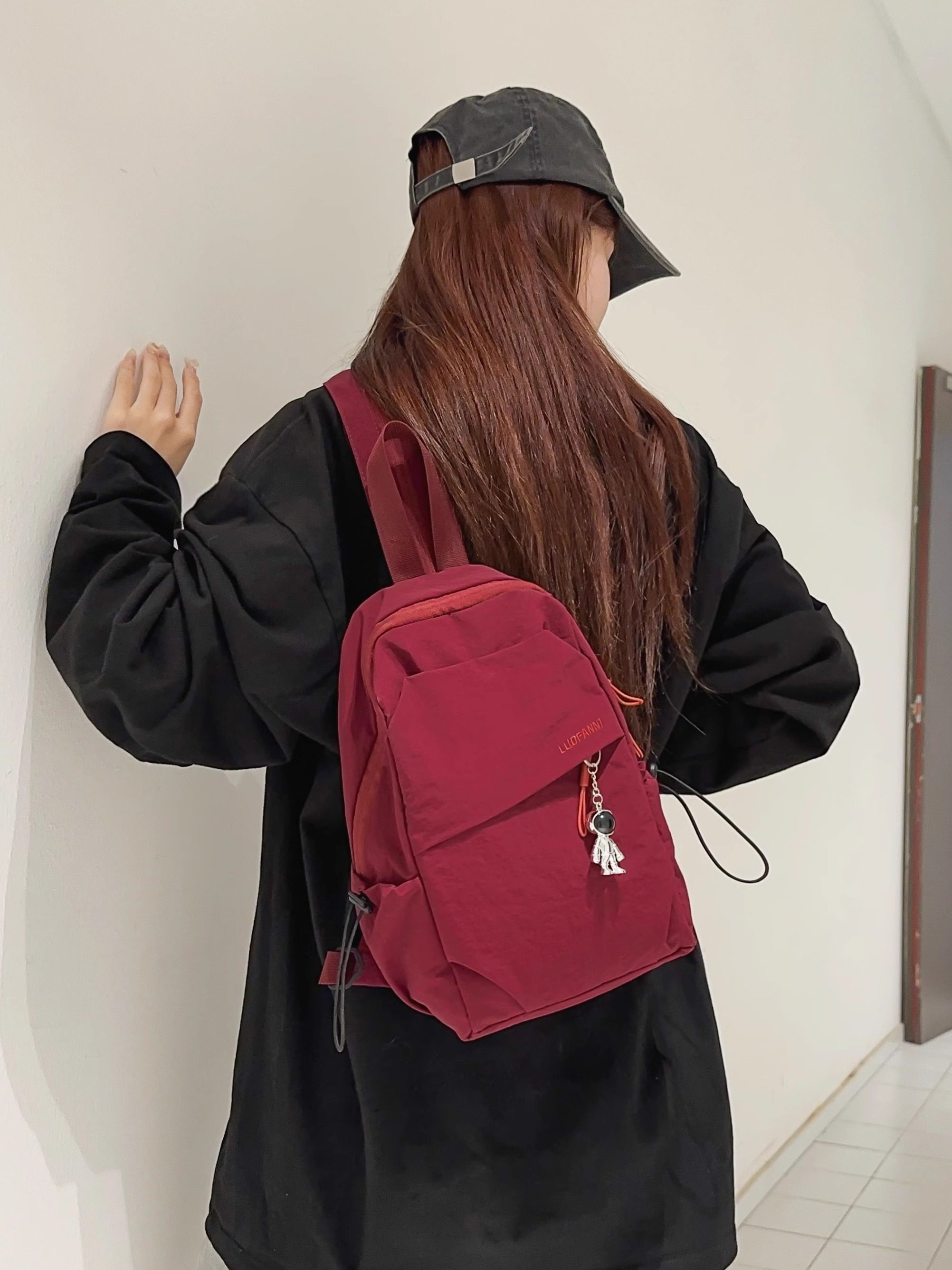 Men's Small Backpack for Travel, Lightweight Travel Backpack, Small Backpack for Boys, Outdoor Youth Crossbody Bag