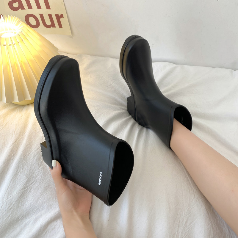 Rain Shoes Woman's Style Exterior Wearing Plus Suede Slopes Heel Waterproof Shoes Warm Middle Cylinder Rain Boots Non-slip Water Shoes Glue Shoes Soft