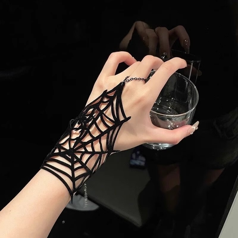 Halloween Exaggerated Black Spider Web Bracelet for Women, Subculture Dark Retro Costume Accessory, Photo Prop Finger Chain Halloween Exaggerated Black Spider Web Bracelet for Women, Subculture Dark Retro Costume Accessory, Photo Prop Finger Chain