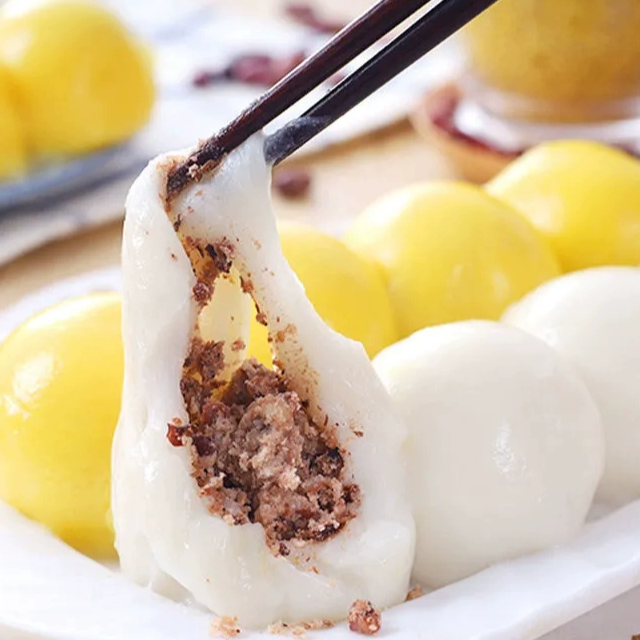 正宗东北粘『豆包』如何选？速冻版与传统工艺哪个更香糯可口？