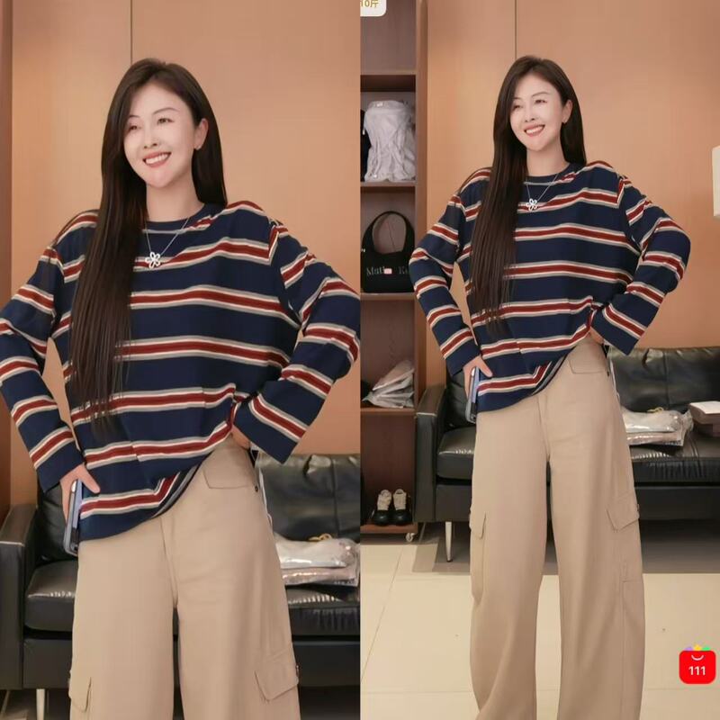 【Exclusive to Da Pan】Navy Blue Sweatshirt with Red Stripes