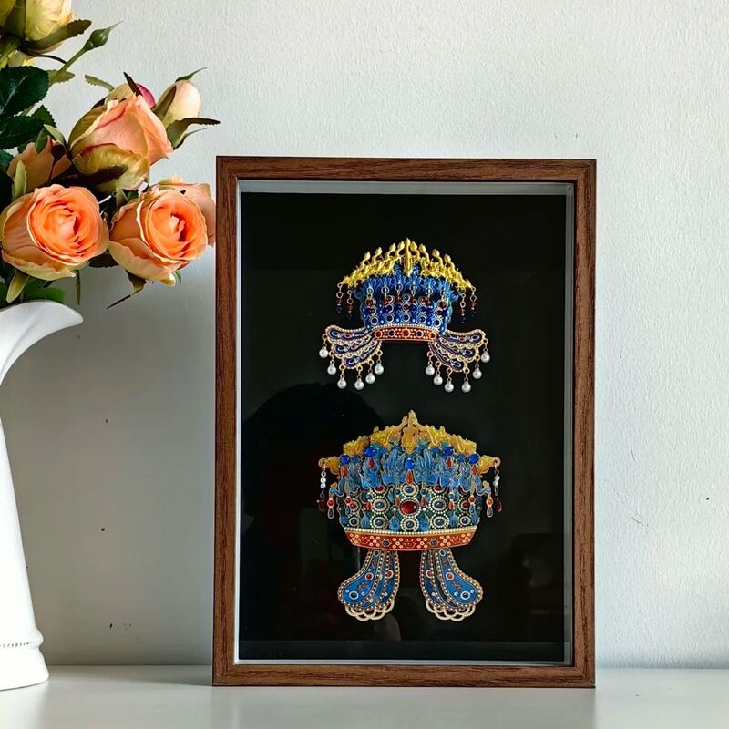 New Style Queen's Phoenix Crown Guobo Xiaoduan Metal Refrigerator Magnet Retro Small Blackboard Magnetic Absorption Dustproof Photo Frame Art New Style Queen's Phoenix Crown Guobo Xiaoduan Metal Refrigerator Magnet Retro Small Blackboard Magnetic Absorption Dustproof Photo Frame Art