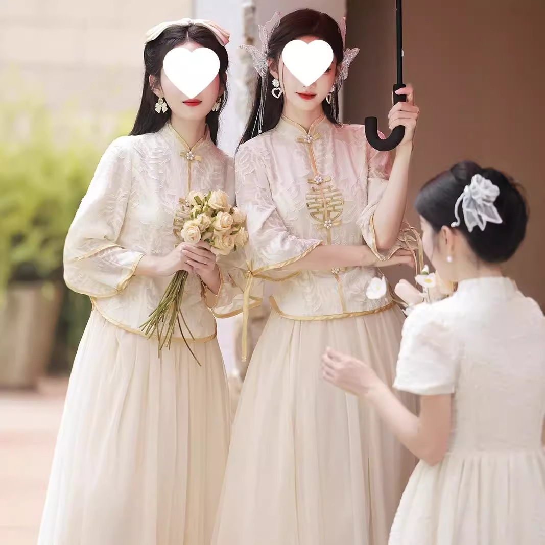 一纱多穿长袖缎面婚纱礼服2025新款：新娘拖尾主纱高级法式复古