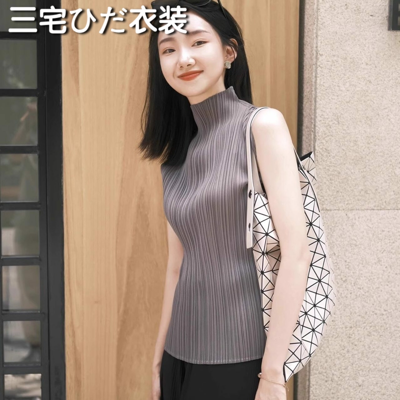 Japanese Miyake Pleated Top Slim Fit Solid Color Sleeveless Vest Fashionable Casual Half-High Collar Elegant T-Shirt Women's Clothing Japanese Miyake Pleated Top Slim Fit Solid Color Sleeveless Vest Fashionable Casual Half-High Collar Elegant T-Shirt Women's Clothing