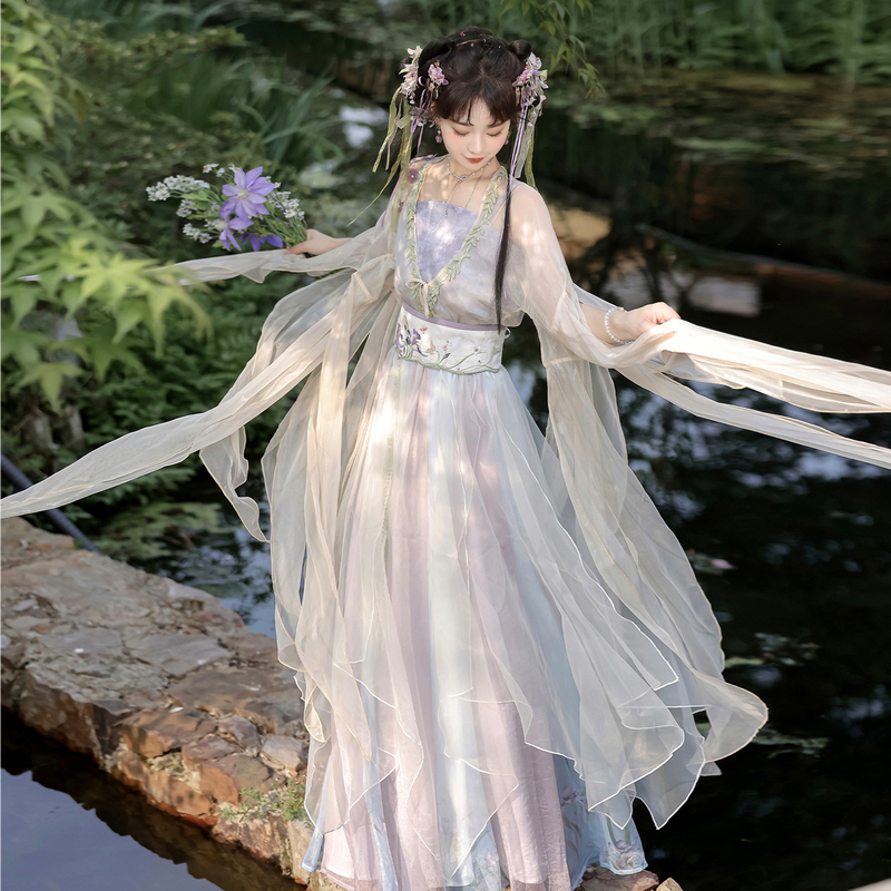 Original Hanfu with Distressed Sleeves and Waist-Length Skirt, Summer Fairy-Like Han Elements, Everyday Hanfu Style with Iris Pattern Original Hanfu with Distressed Sleeves and Waist-Length Skirt, Summer Fairy-Like Han Elements, Everyday Hanfu Style with Iris Pattern