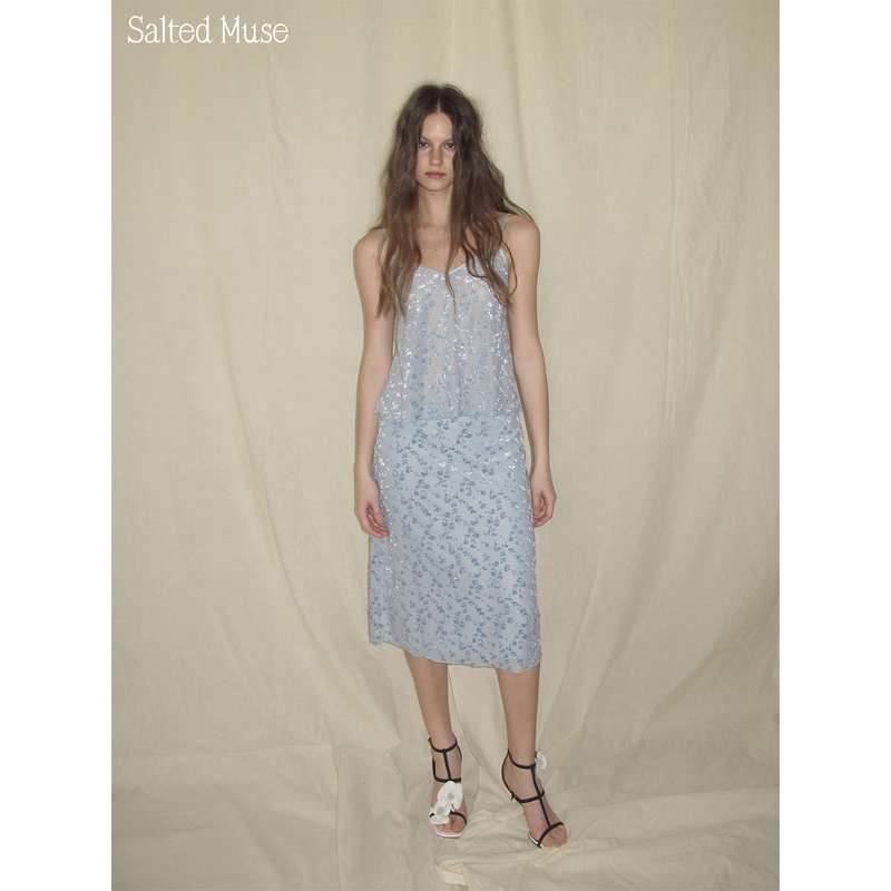 Saltedmuse French Romantic Mist Blue Jacquard V-Neck Camisole Saltedmuse French Romantic Mist Blue Jacquard V-Neck Camisole