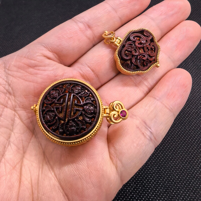 Antique-Style Hollow Rosewood Sachet with Metal Copper Plated with Gold, Vintage Accessories from the 1980S and 1990S, Sold Overseas Antique-Style Hollow Rosewood Sachet with Metal Copper Plated with Gold, Vintage Accessories from the 1980S and 1990S, Sold Overseas