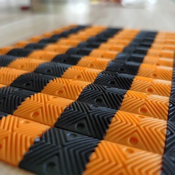 Speed Bump Toy, Simulated Car, Underground Parking Garage Scene Decoration, Road Cone, Traffic Light, License Plate Model