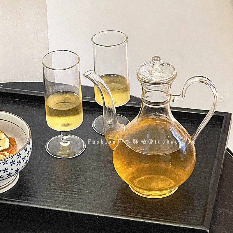 圆肚玻璃杯:舌尖上的艺术与功能美学