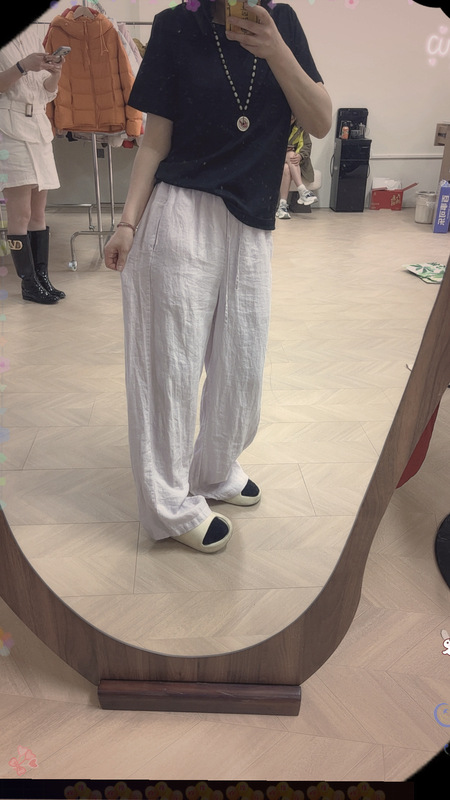 "Nine-Head-Length" Style Recommended: Slim-Fit Straight-Leg Pants That Make Your Legs Look Longer, Model Hm2673