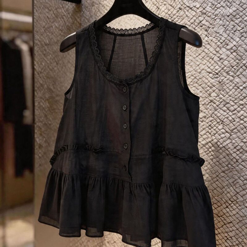 French Lace Sleeveless Vest for Women, Black Ruffle Design, Age-Reducing Top, Elegant, Slimming, Versatile for Summer