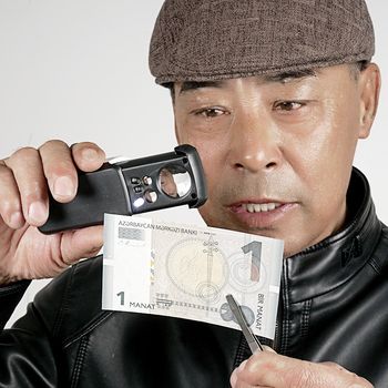 Pull-out magnifying glass 0x with light white purple light 0 portable currency detection porcelain antique antique porcelain silver dollar