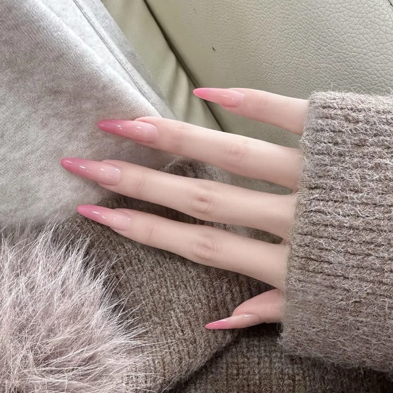 Purely Handmade Pink Gradient Manicure, Almond-Shaped Nails, Medium-Length Style, 2026 New Model, High-End Feel, Suitable for Wedding Photos