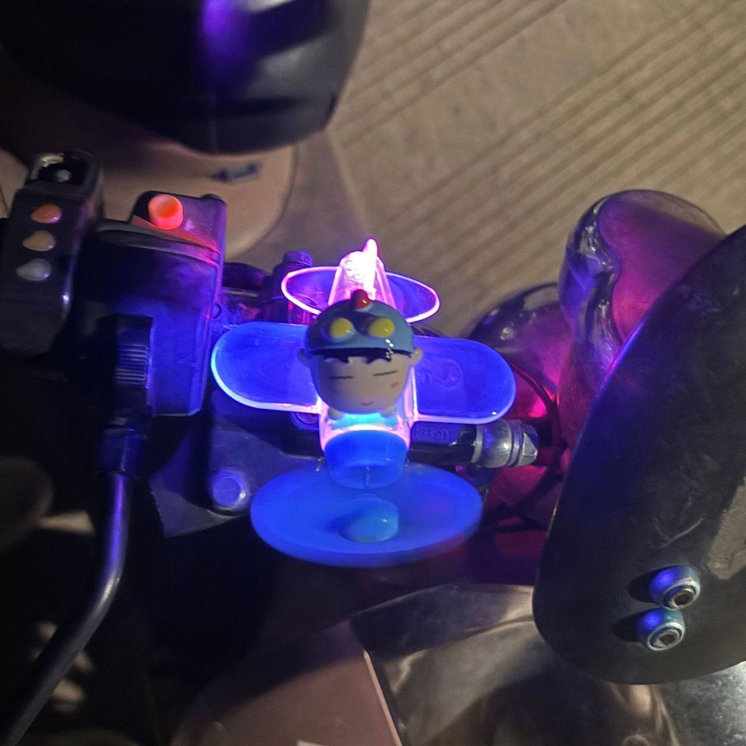 Wind Energy Small Airplane Electric Vehicle Motorcycle Decoration Cute Ornaments Wind Luminous Led Light Car Ornaments