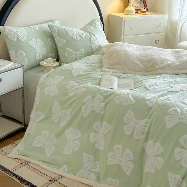 Cationic Jacquard Milk Velvet Four-Piece Set, Class a Thickened Coral Fleece Duvet Cover, Winter Fleece Bed Sheet and Duvet Cover, Nantong
