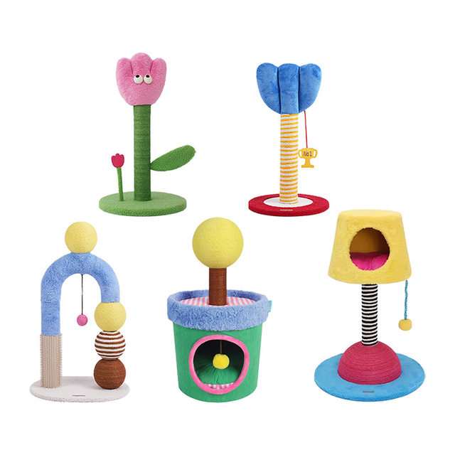 Zeze Cat Climbing Frame Multifunctional Integrated Cat House with Scratching Post, Durable and Non-Shedding, Giraffe and Chick Cat Toys