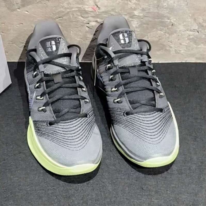 Sabrina Third-Generation Practical Basketball Shoes in Pink, Purple, White, Bright Green, Orange, Yellow, and Blue Ep Low-Top for Men and Women, Suitable for Sports and Casual Wear