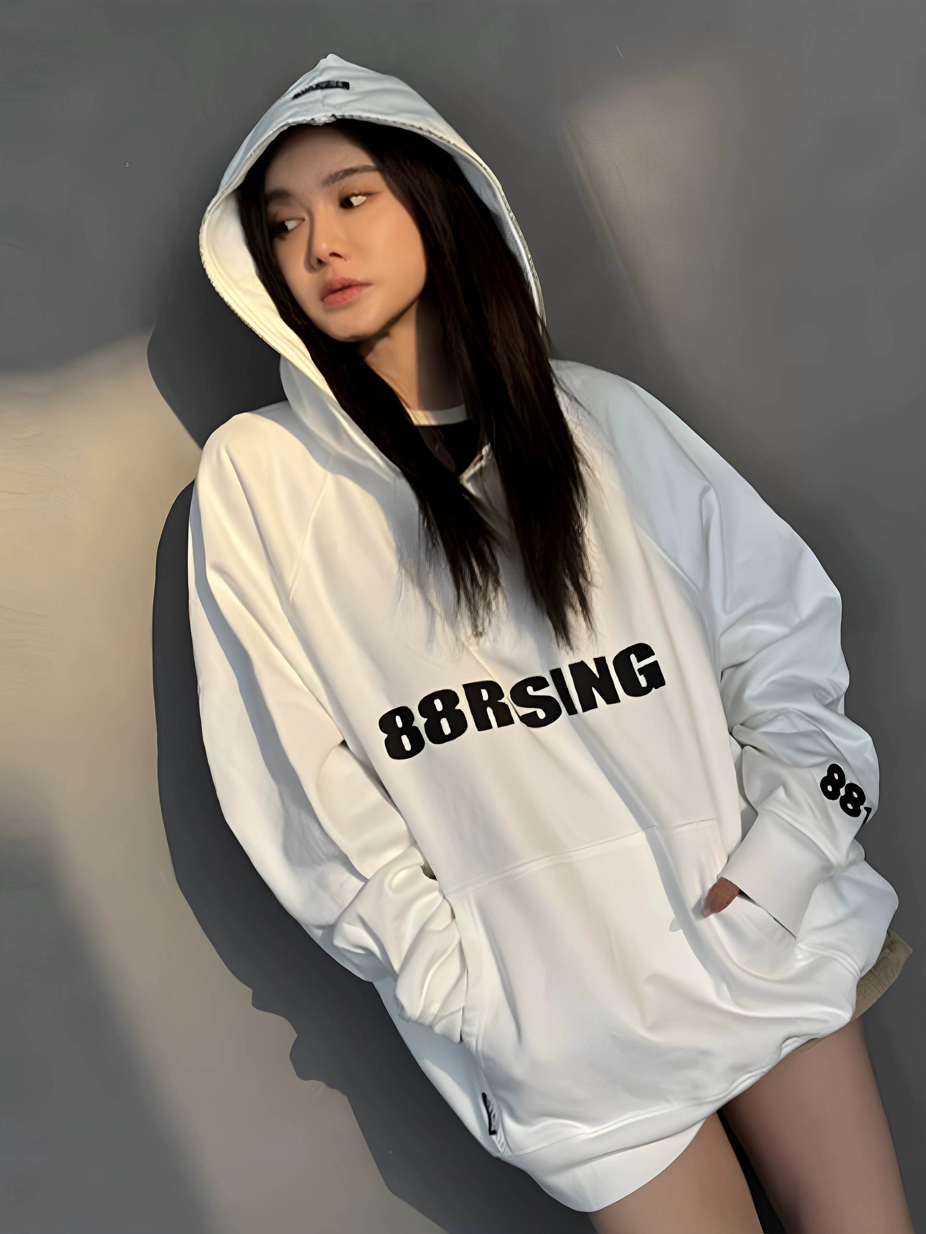 [十八升88Rising纯色半拉炼字母标志厚板胶印连帽套头运动衫的男人和女人]