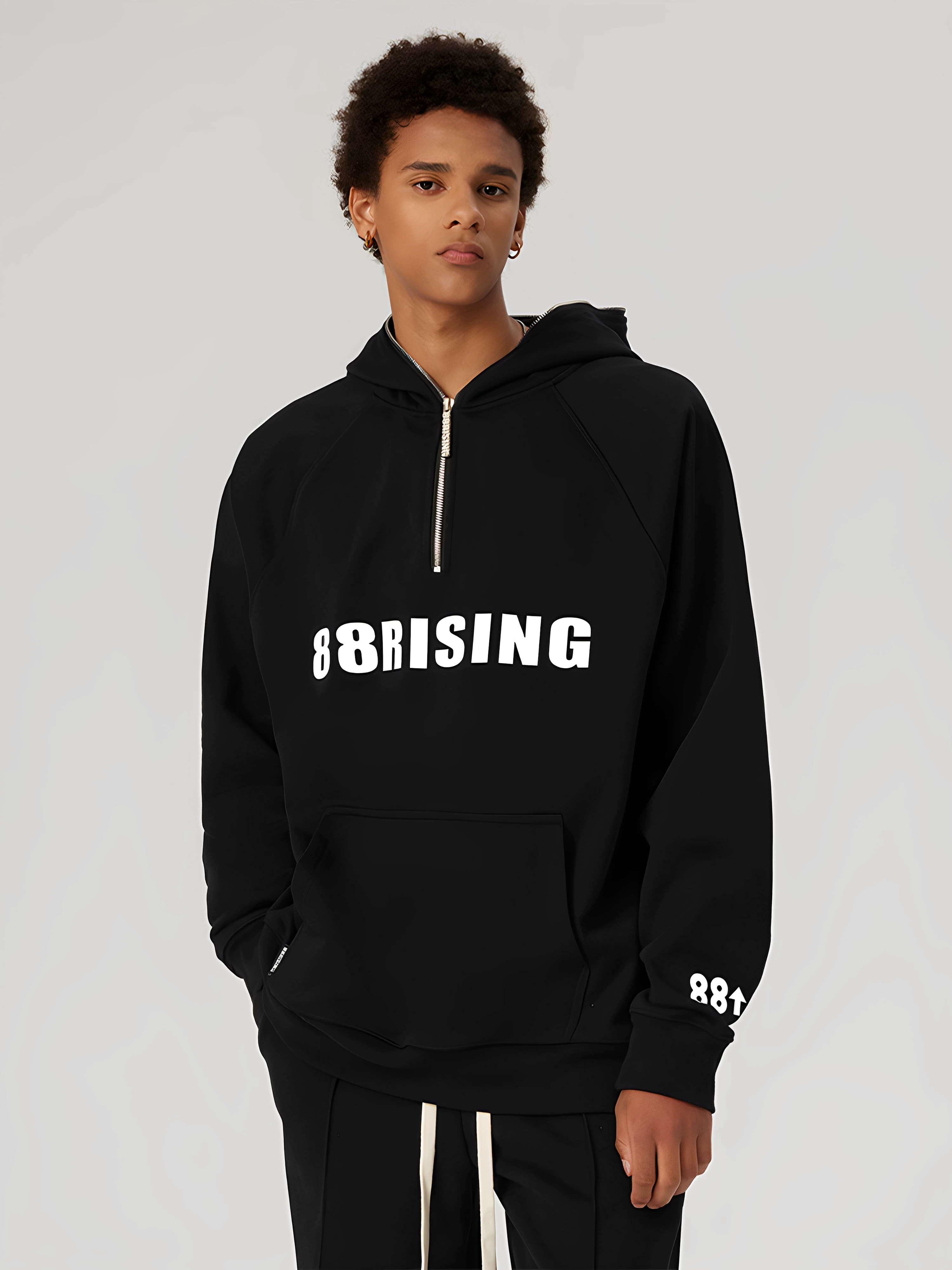 [十八升88Rising纯色半拉炼字母标志厚板胶印连帽套头运动衫的男人和女人]