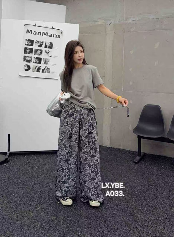 A033 European Original Product # High-End Floral Pants